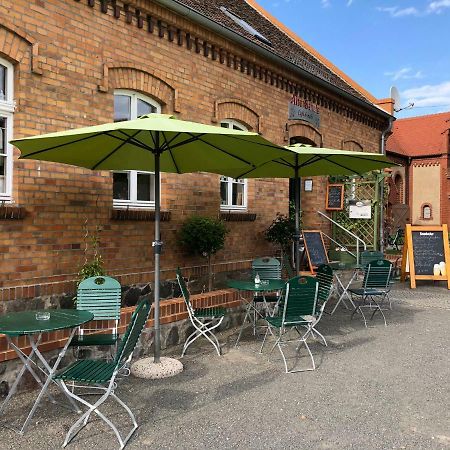 Alte Schule Cafe Und Pension Drehna Exterior foto