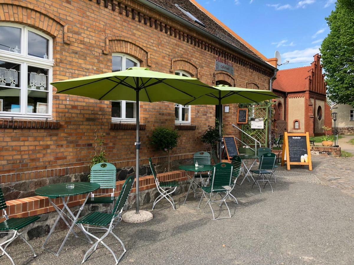 Alte Schule Cafe Und Pension Drehna Exterior foto